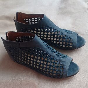 Leather Peep Toe Woven Sandals